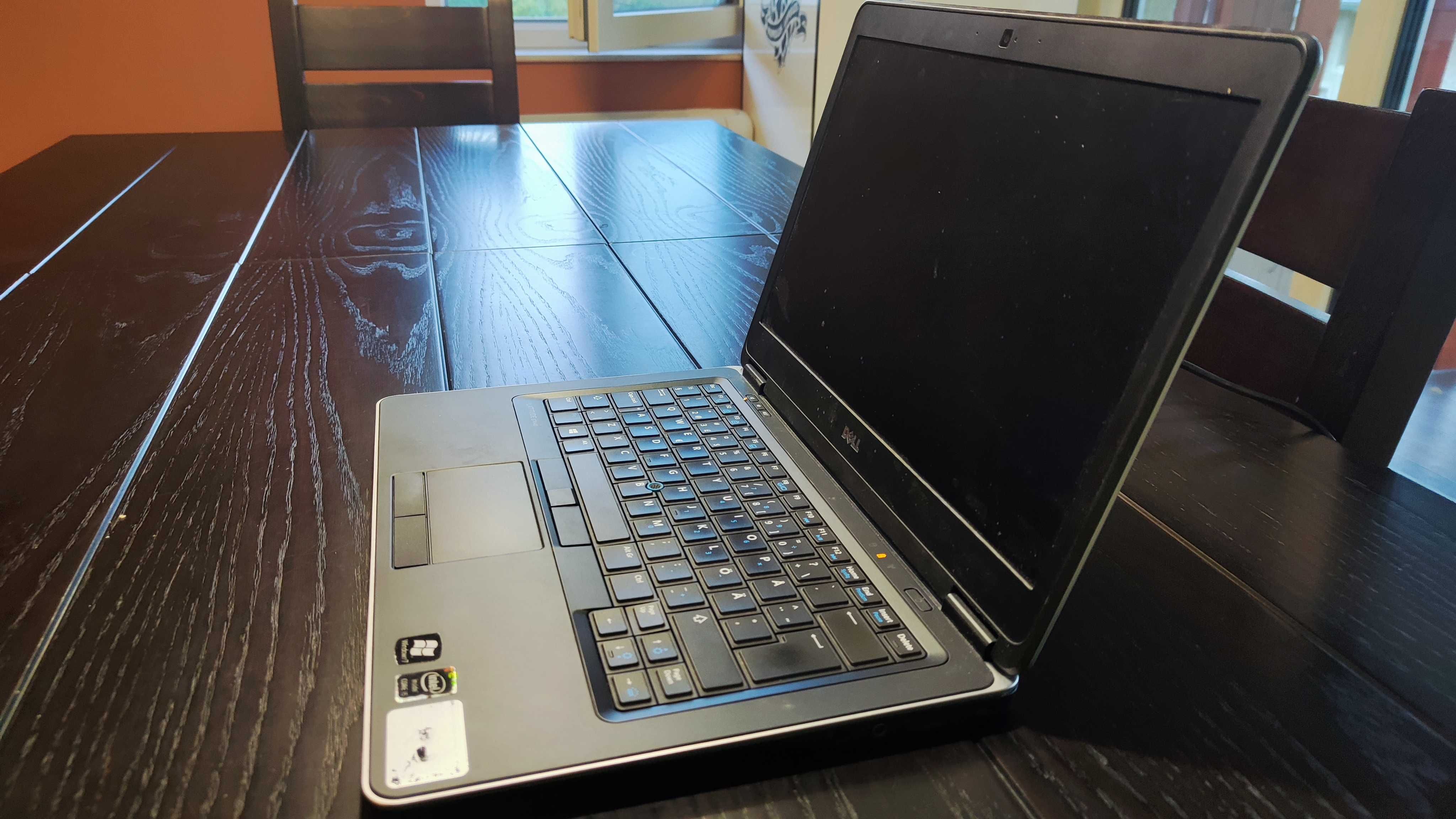 DELL Latitude E7440