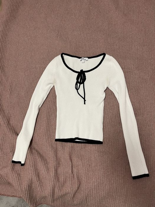 Бяла плетена блуза