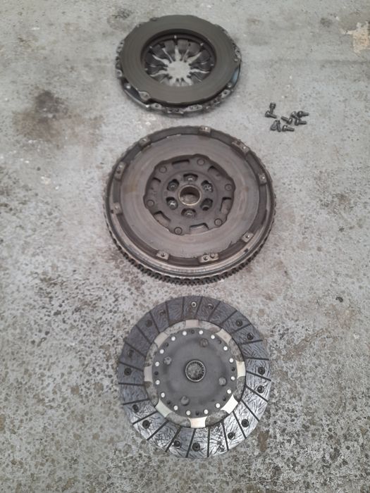 Kit Ambreiaj Volanta Disc Placa Renault Megane 3 Scenic 3 Clio 1.4 TCE