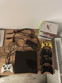 XBox 360 cu 14 jocuri și 4 Controller