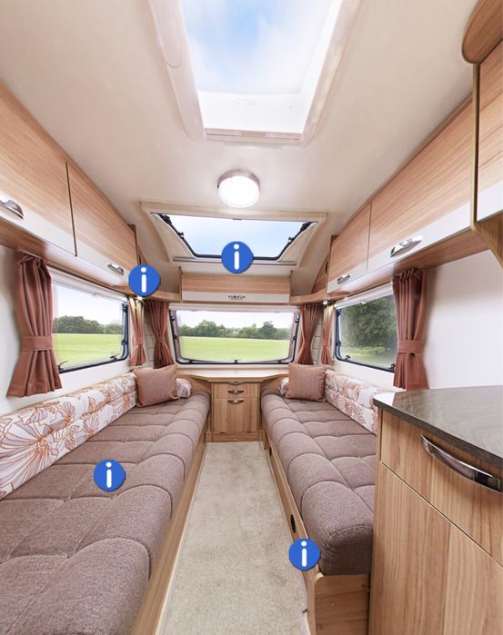 Carvana rulota Pursuit 530-4 cu panouri solare si motor mover