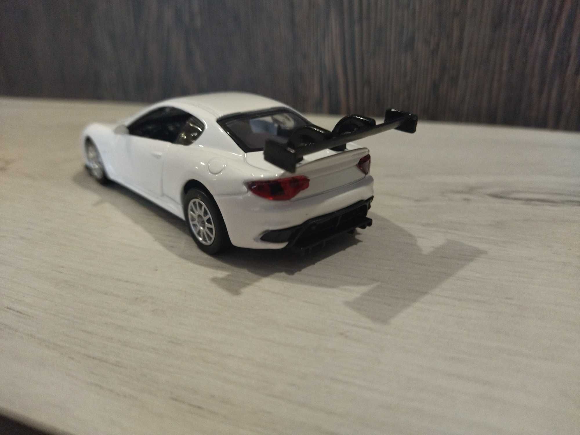 Метална количка Maserati Gran Turismo !!!