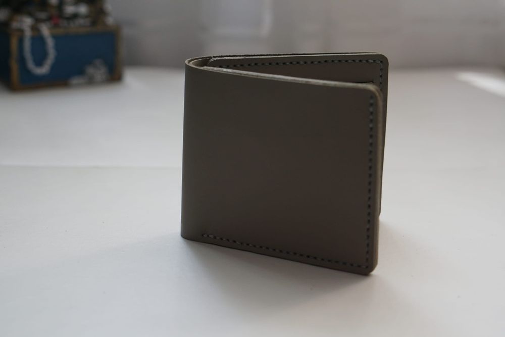 Portofele din piele naturală(2 bucăți pe stoc)