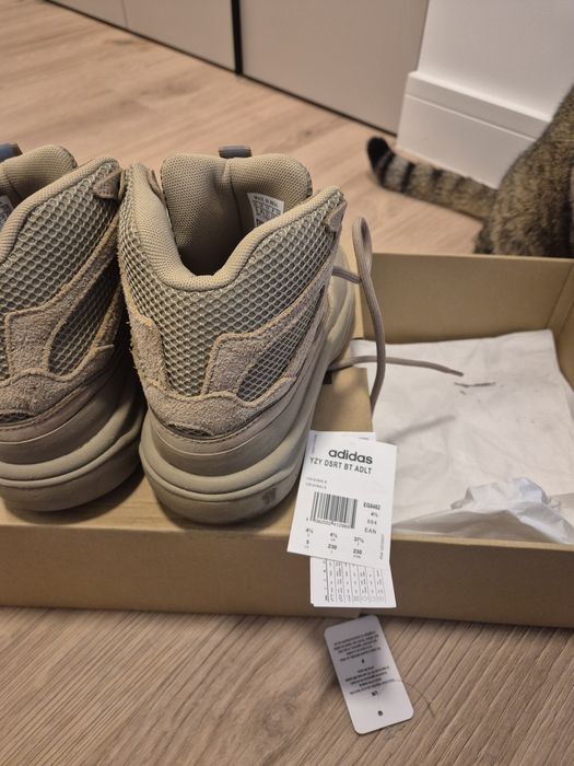 Yeezy dsrt bt rock 37 ⅓