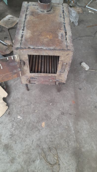 Продается печь буржуйка толстостеная хорошем состоянии