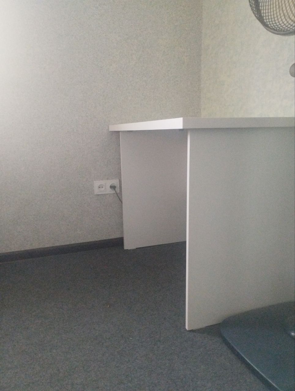 Продаю компьютерый стол