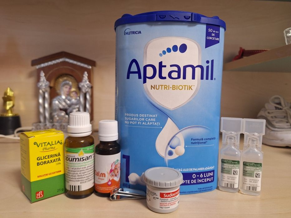 Set bebeluși lapte praf si produse colici