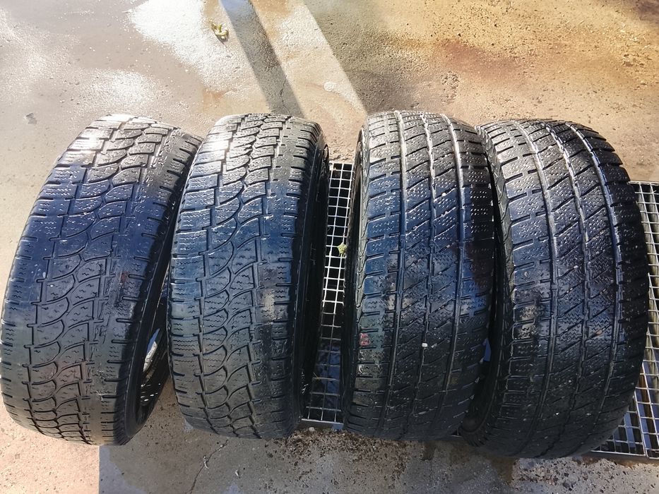 235 65 r16 C patru anvelope m+s