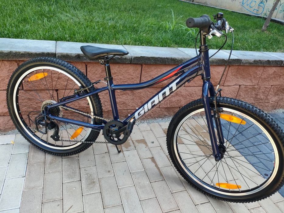 Bicicleta Giant 24 " Aluminiu  ca noua ! 
Jante duble