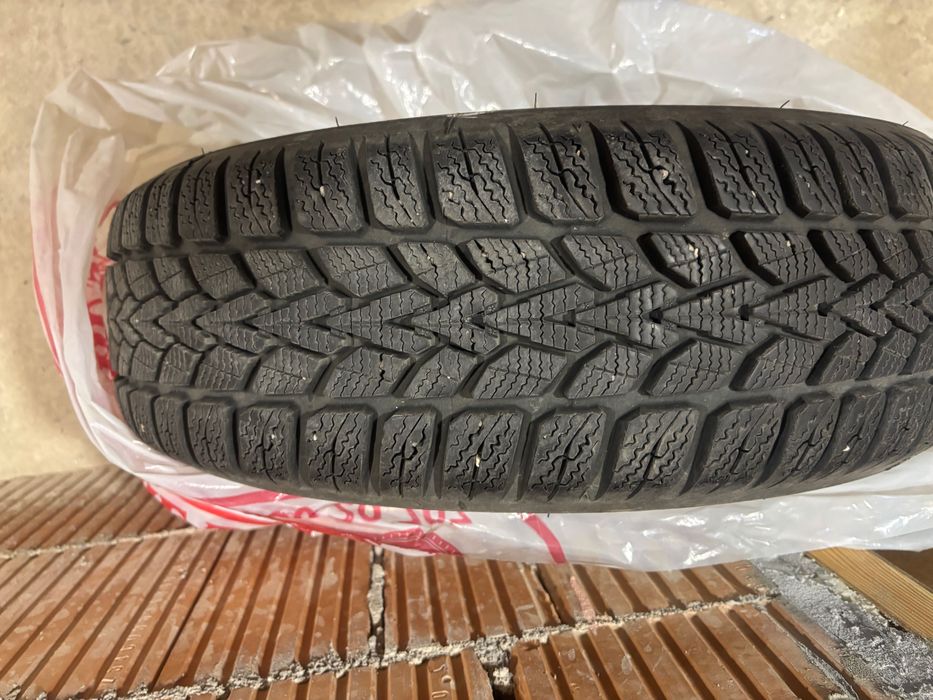 Зимни гуми Dunlop winter response  185/65/15