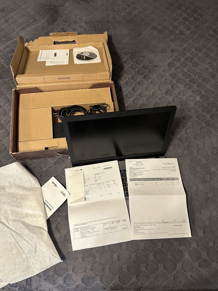 Laptop ASUS F550JX-DM169D