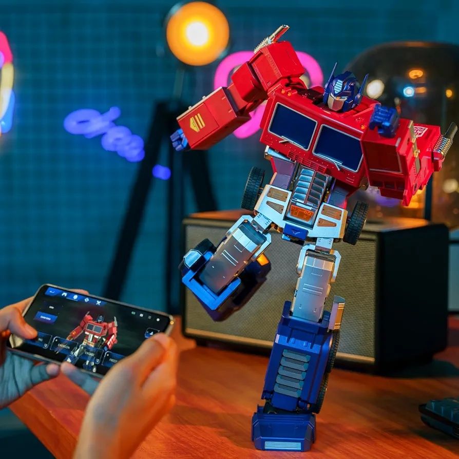 Робот Автобот Оптимус Прайм. Реальный трансформер. Optimus Prime Robot