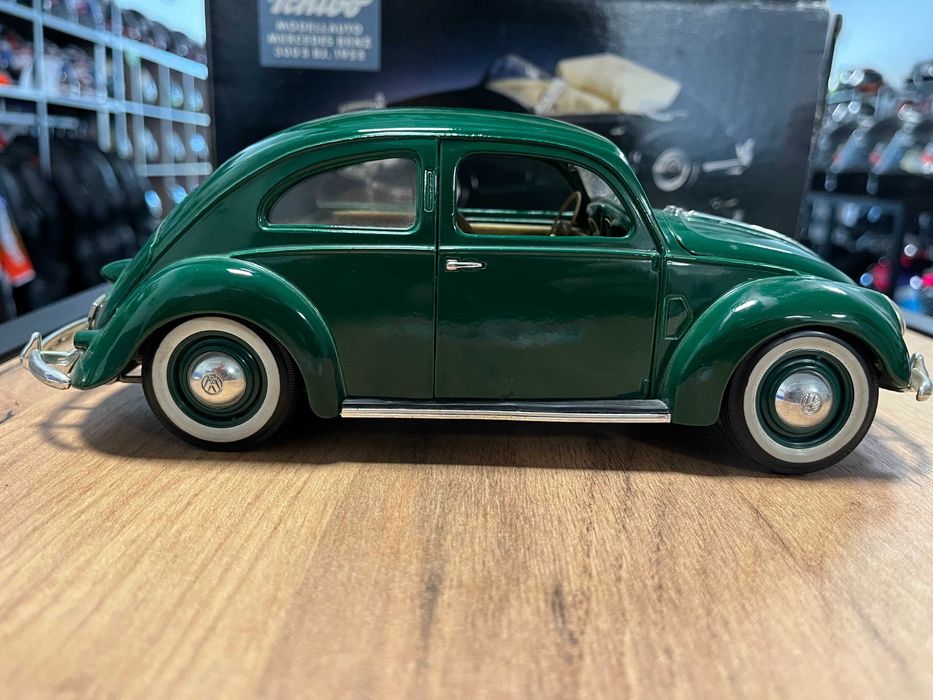 Метална колекционерска количка  модел VW KAFER/BEATLE 1950 1:18