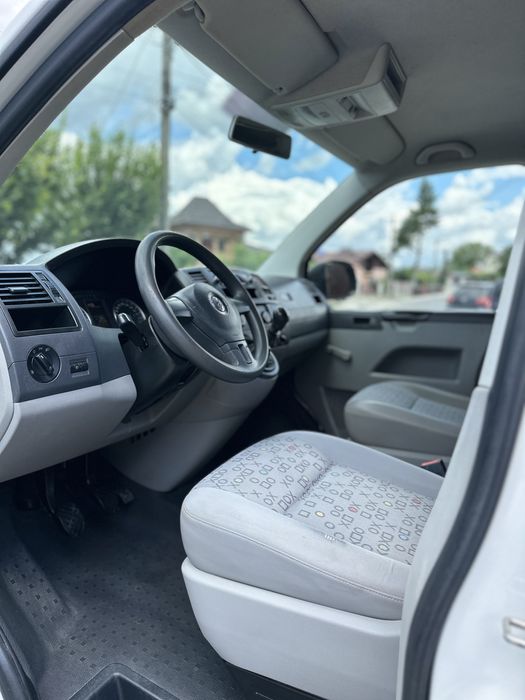 Vw Transporter T5 8+1 Pasu Lung