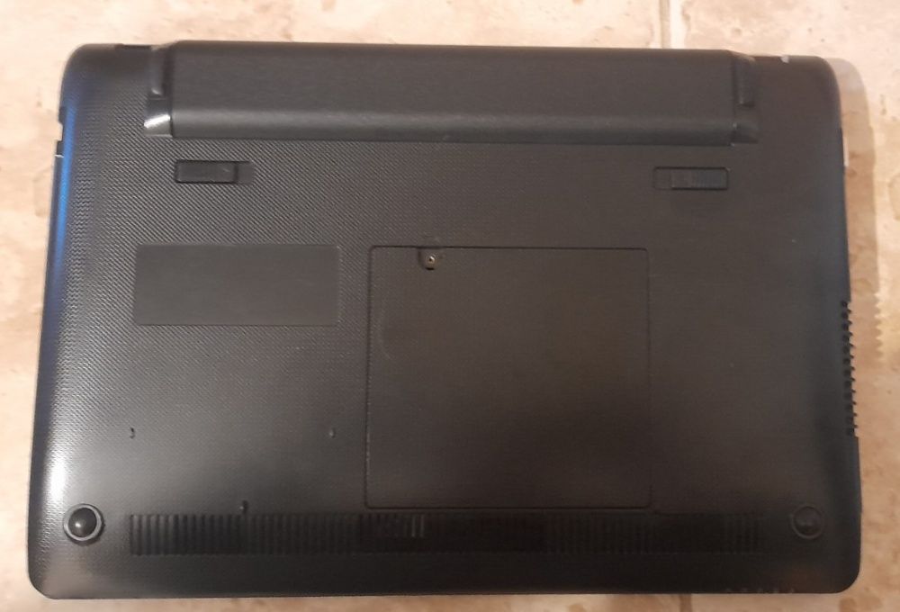Лаптоп Asus Eee PC 1215B на части