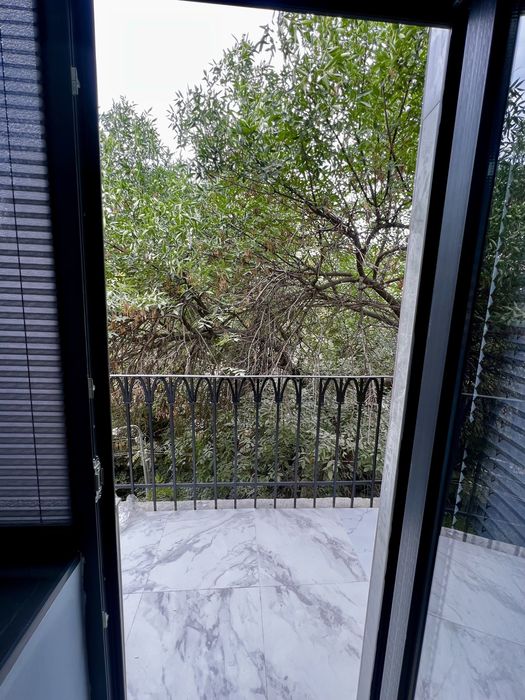 Продается своя В Центре города Айбек 3/3/4  74кв.