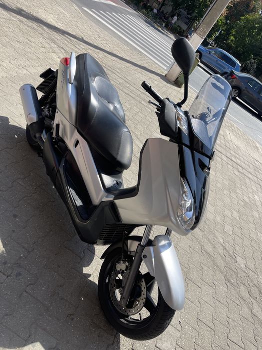 Yamaha x max 250