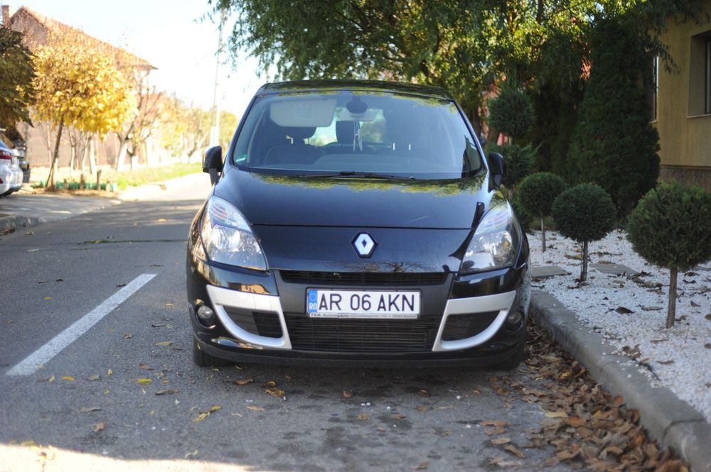 Vând Renault Scenic