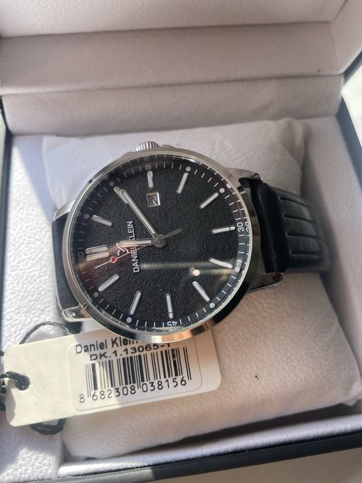 Сағат сатылады тағылмаған ақтауда