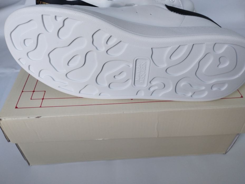 Alexander McQueen, marimea 43, cadoul ideal, urgent