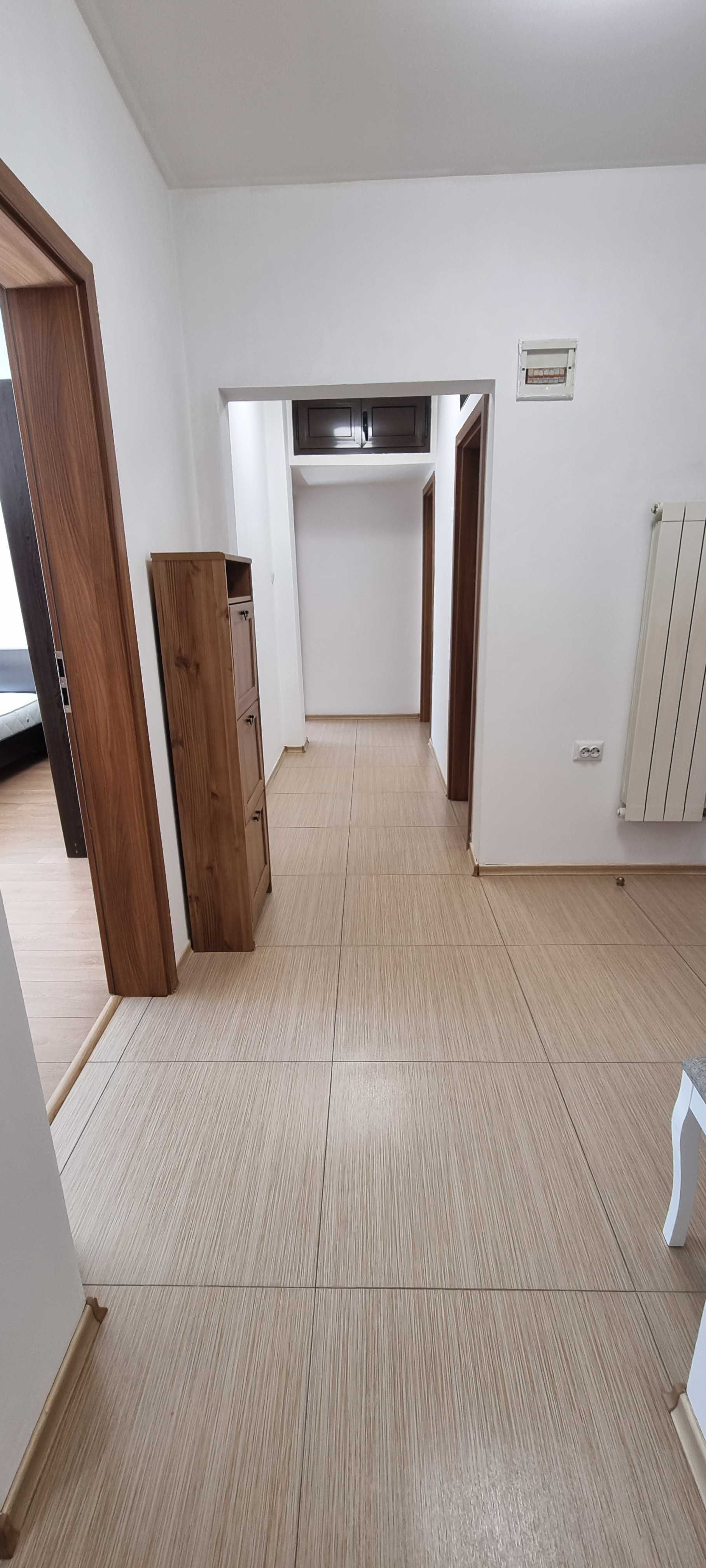 Продава се първи етаж от триетажна къща в кв.Горна баня