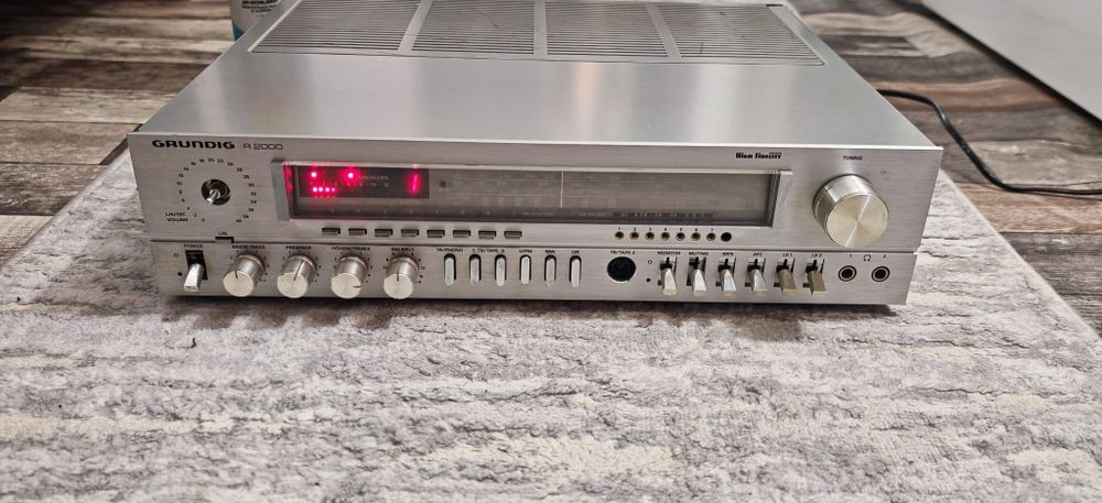 Amplituner grundig r2000