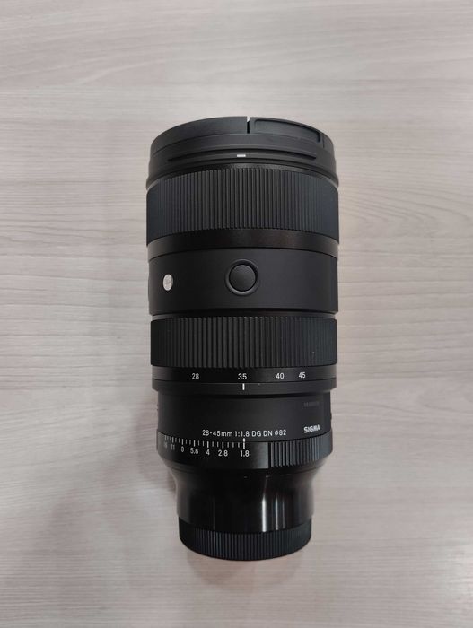 Продаю объектив Sigma 28–45 f/1.8
