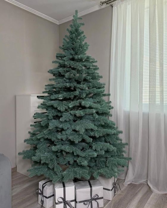 Vând brazi din silicon ,3D ,înălțimi de la 1,5 până la 2,5 m