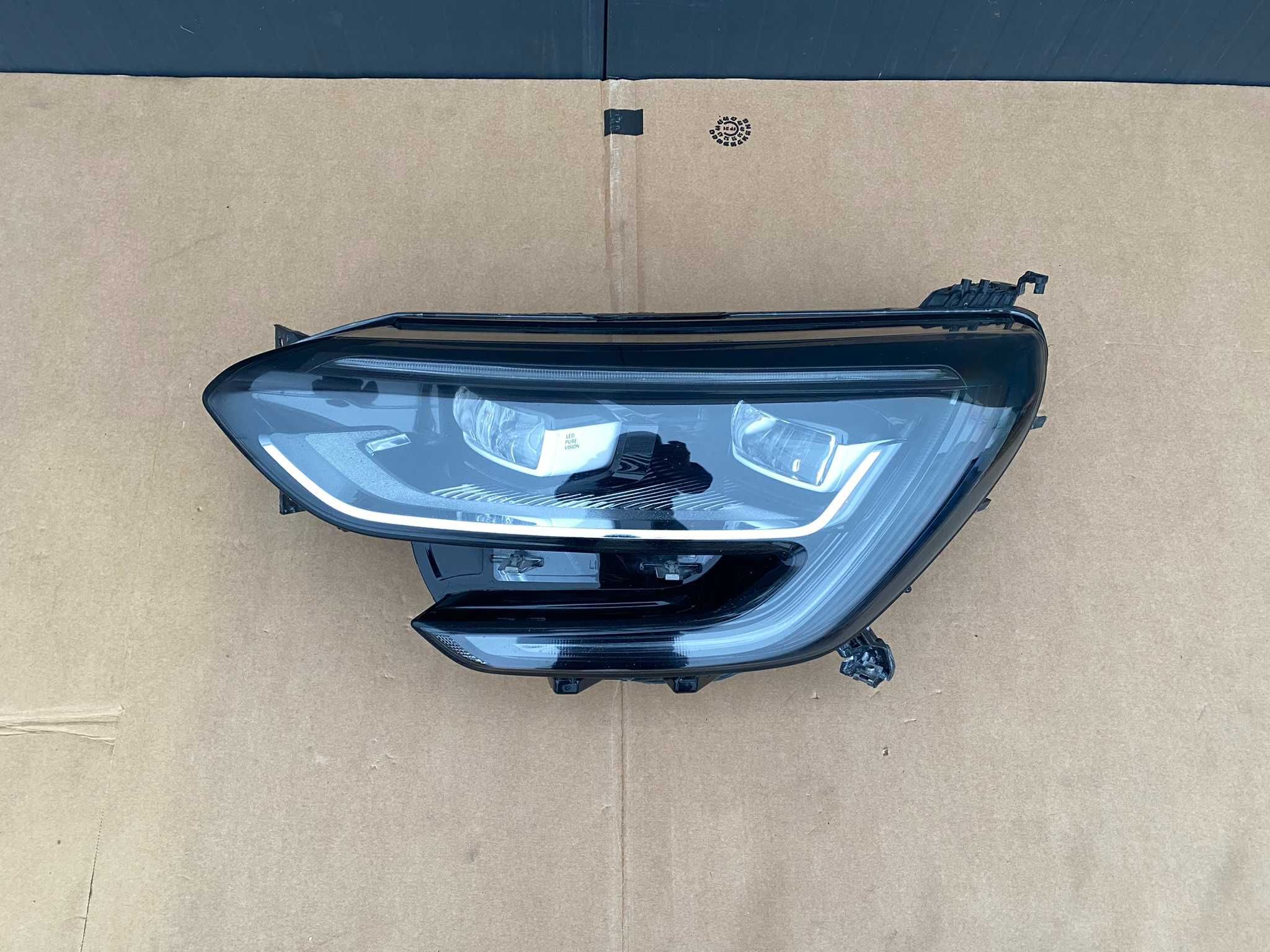 Far stanga complet full led Renault Megane 4 original