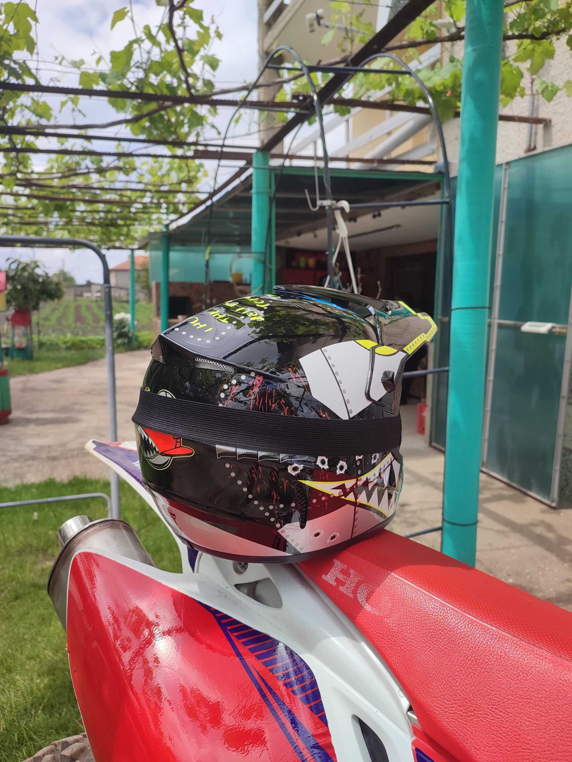 Каска Fighter Jet + Подаръци