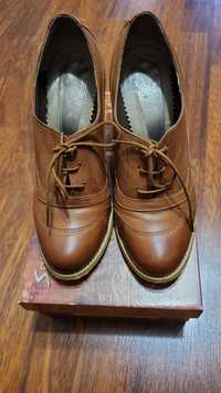 Pantofi din piele maro