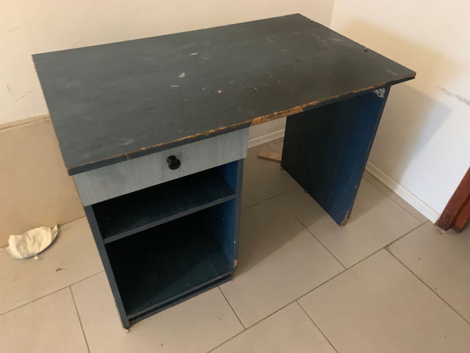 Birou vintage folosit dar bun