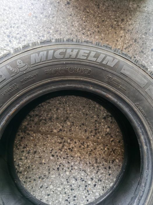 2бр Зимни гуми Michelin Agilis 225/65/16C, dot 1218, 7mm.