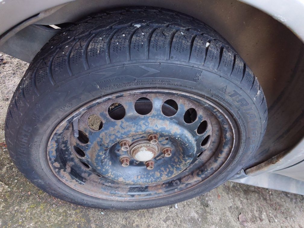 Гуми с джанти зимни 195/ 50R15