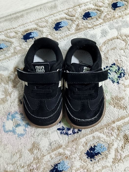 Кроссовки детские рр 20