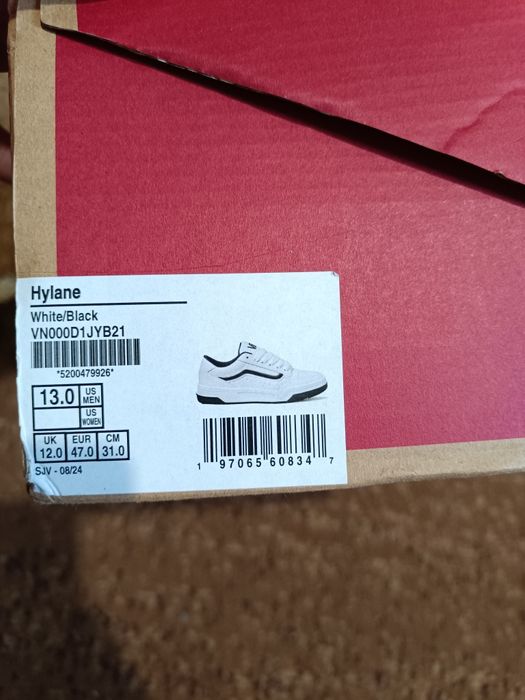 Нови обувки Vans
