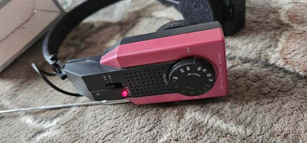 vintage  walkman portabil radio cu casti si antena alpha tek  hp1000