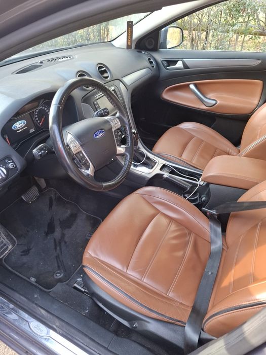 Vând Ford Mondeo 2011 2.0 benzină