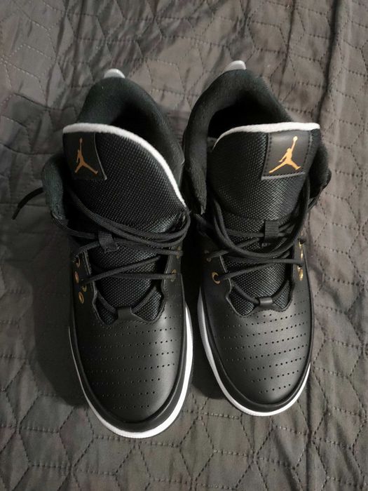 Jordan max aura 5