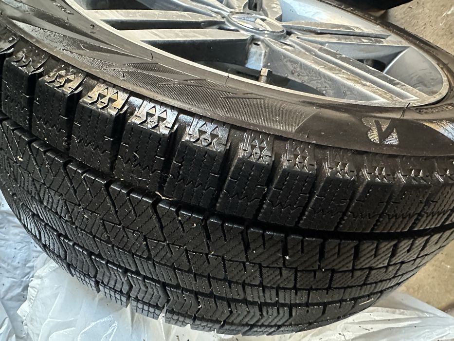 Зимняя резина с дискоми R17 Bridgestone
