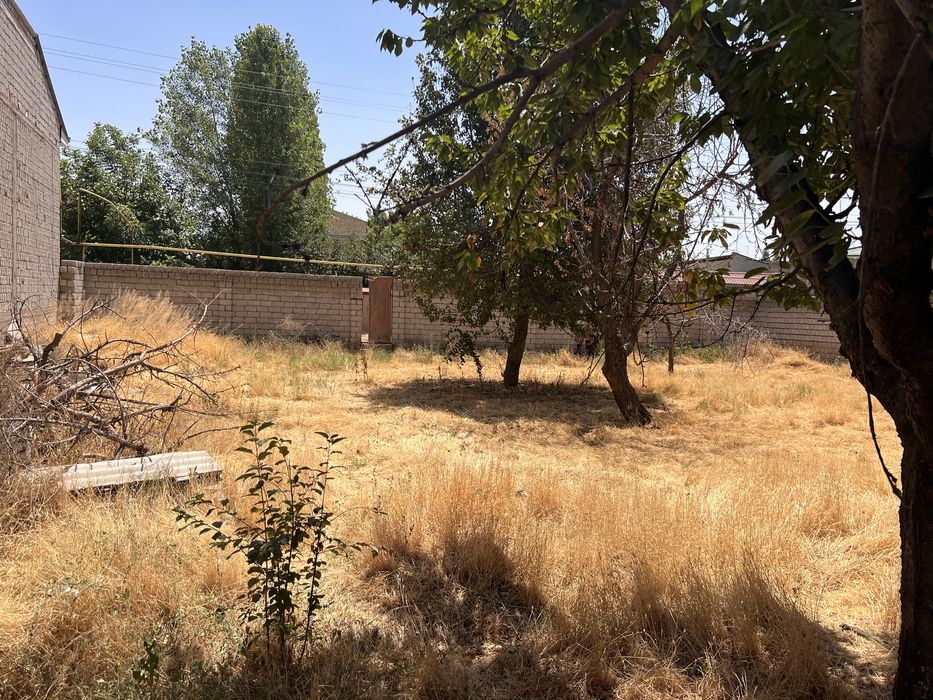 Yer sotiladi 4.5 sotix. Zangi ota .ora tepa mahalla