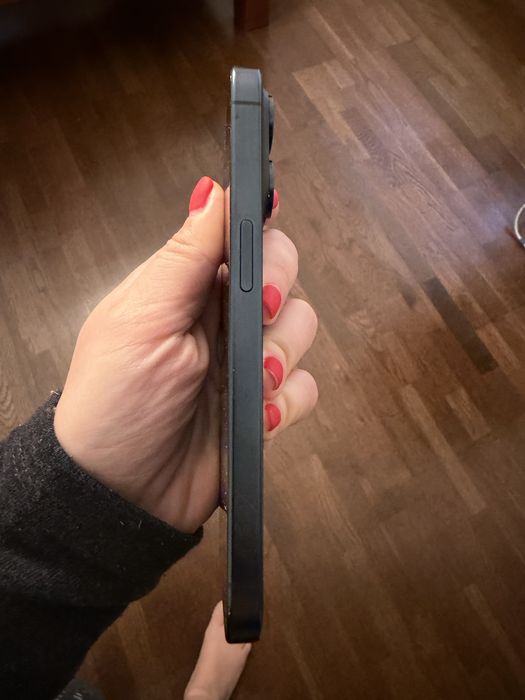 Iphone 15 pro deep blue