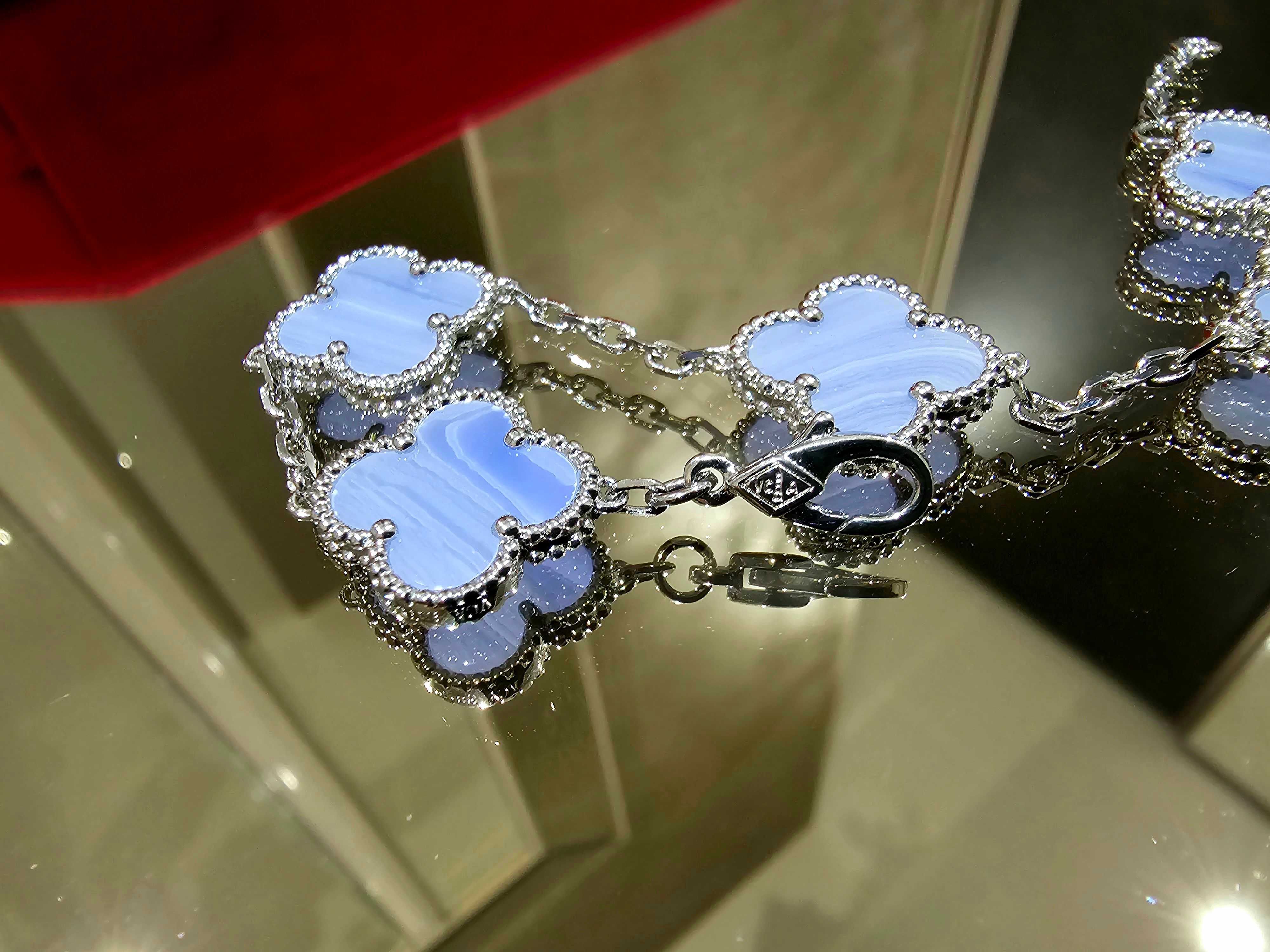 Van Cleef & Arpels VCA Silver Chalcedony 5 Alhambra Дамска Гривна