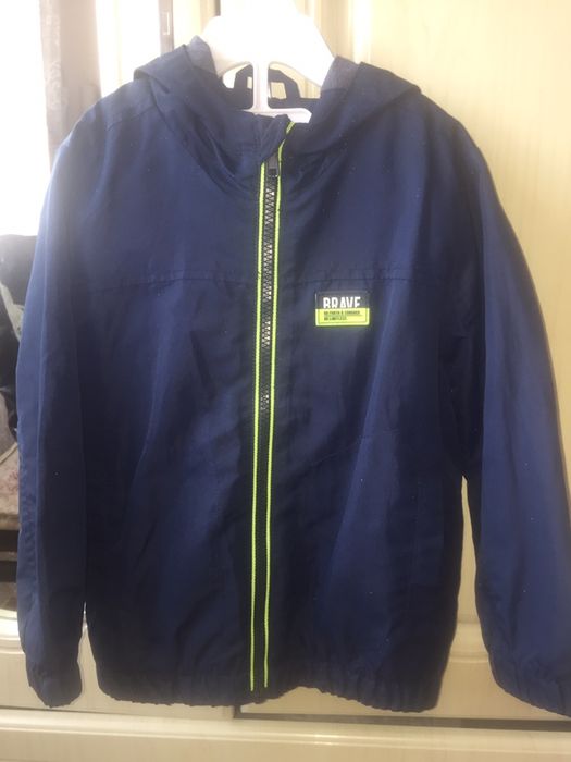 Продам ветровку внутри подклада х/б фирмы Вайкики