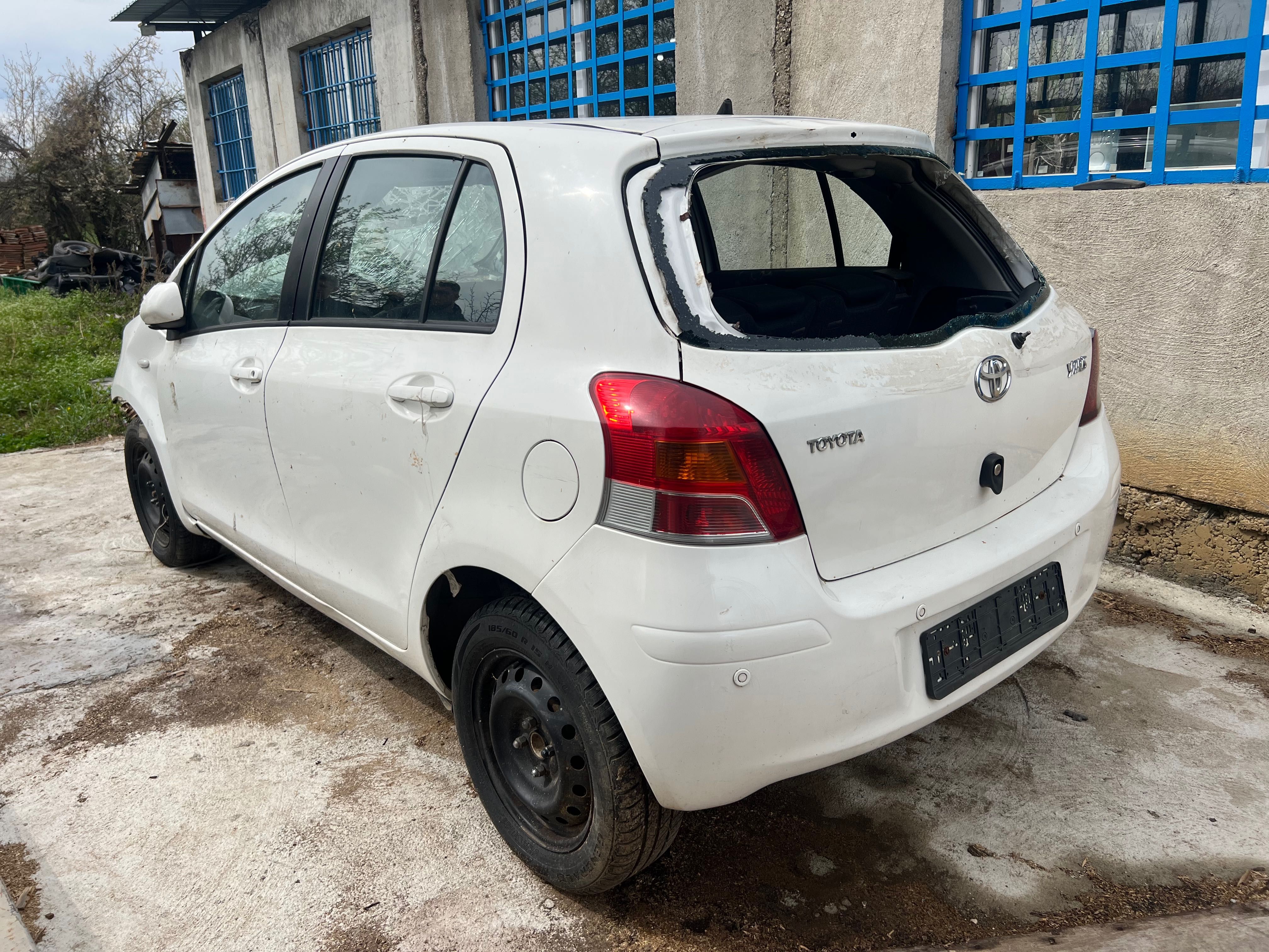 Toyota yaris 1.0 vvti на части