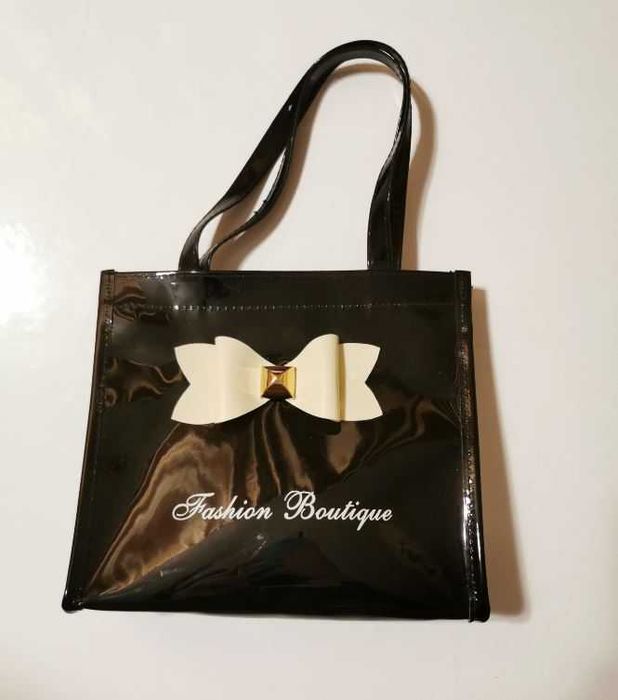 Geanta ieftina cu funda