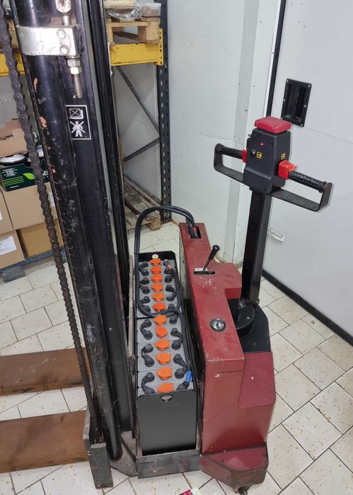 Стакер Балканкар - Електрическа палетна количка