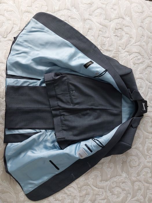 Costum SEROUSSI marime 50, gri cu dungi fine