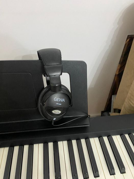 Pian digital- roland FP10