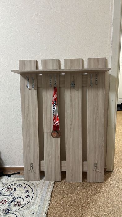 Продам вешалку для приходей